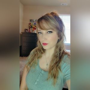 Meet your Posher, Christina